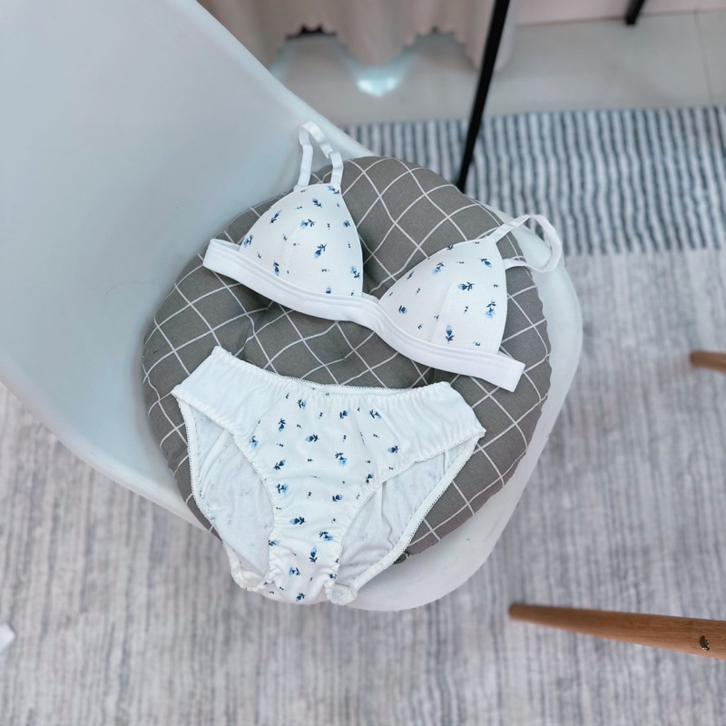 Bộ đồ lót áo bralette mút liền vải hoa nhí phối cotton trắng