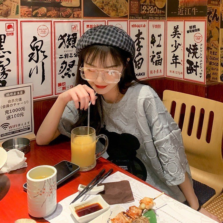 Áo thun Nữ vải cotton xốp vân nổi thêu gấu đẽ thương | BigBuy360 - bigbuy360.vn