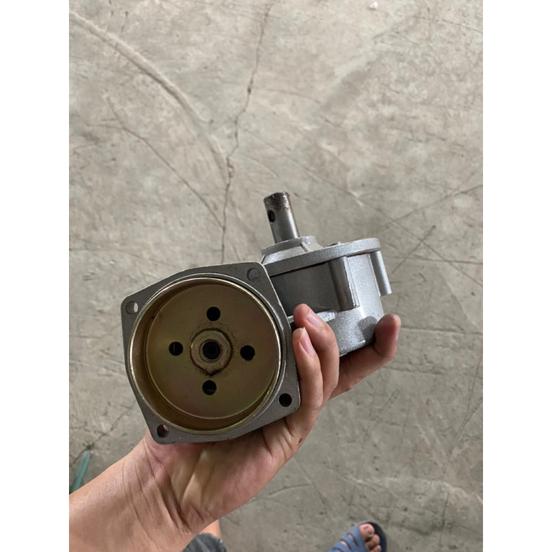 Bộ giảm tốc trục vít cho động cơ máy cắt cỏ gx35