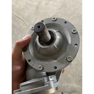 Bộ giảm tốc trục vít cho động cơ máy cắt cỏ gx35