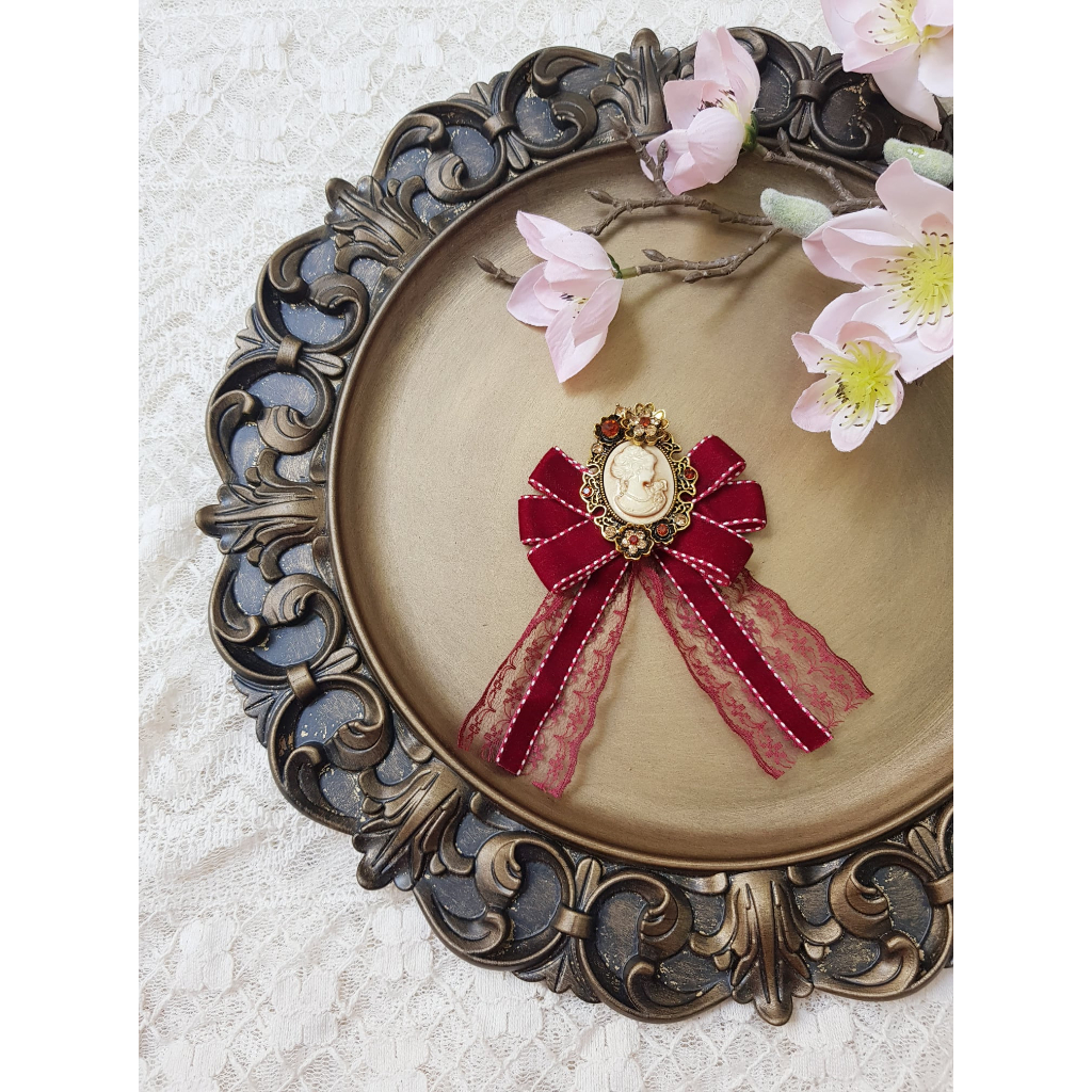 Nơ cài áo tag cài áo vintage màu đỏ