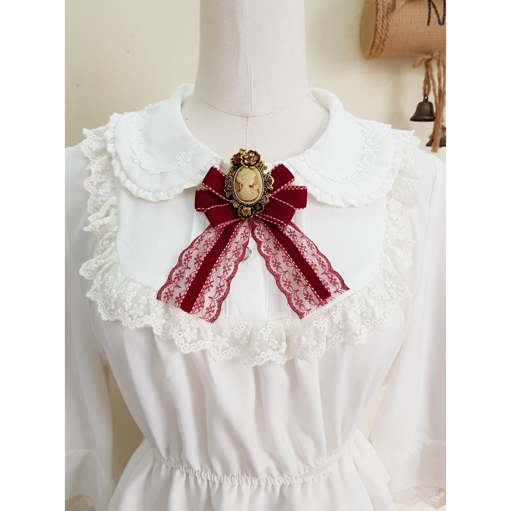 Nơ cài áo tag cài áo vintage màu đỏ