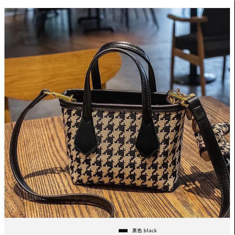 Túi Đeo Vai Nữ Xu Hướng Thời Trang 2022 Họa Tiết Houndstooth WESTIE - A133.TXN