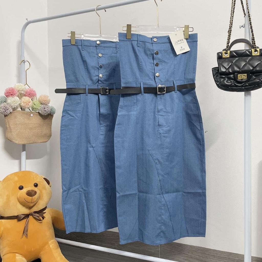 Váy jean nữ cúp ngực khuy cài kèm đai dáng dài- đầm bò quây ôm body xẻ sau màu xanh chất bò giấy co dãn hàn quốc