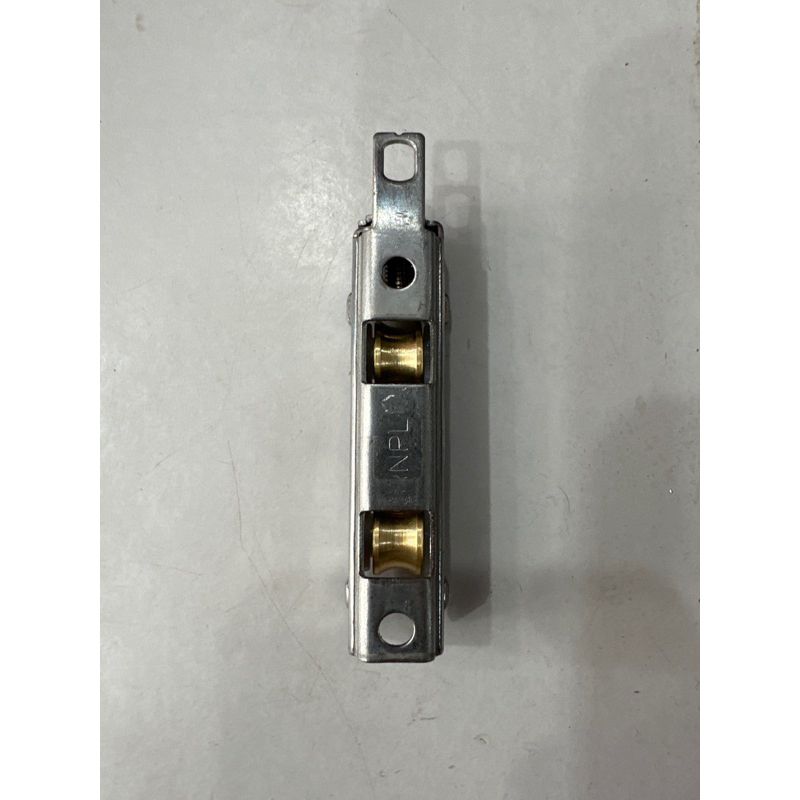 Bánh xe lùa đôi cửa sổ inox hệ 55