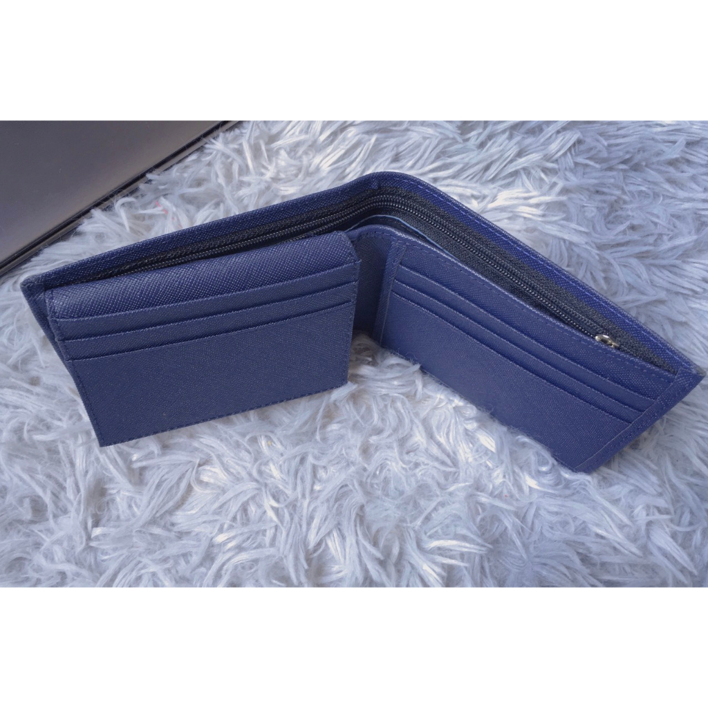 VÍ NAM DA BÒ SAFFIANO CAO CẤP MÀU XANH NAVY, VÍ NGANG , CÓ LÁ LẬT - Thương hiệu UMBO