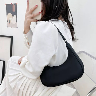 Túi Xách Nữ Kẹp Nách Trơn Basic Hình Lưỡi Liềm