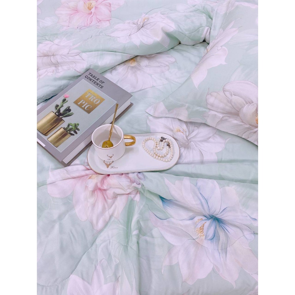 Trọn Bộ Chăn Ga Tencel Modal Họa Tiết Hoa Hồng Nền Xanh/ Chất Liệu Vải Siêu Mềm Mịn Mát/ Chăn Chần Bông