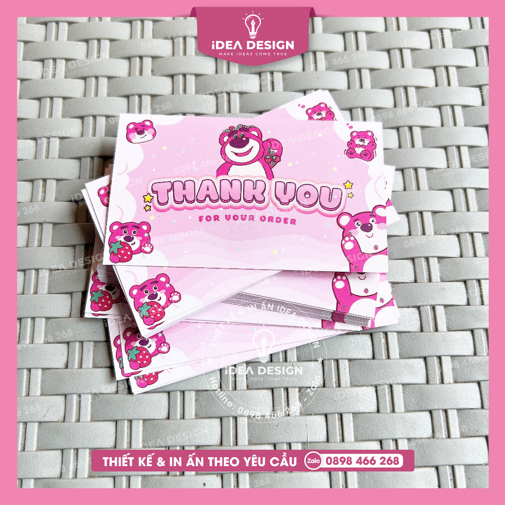 Thiệp cảm ơn, thank you card mẫu GẤU DÂU LOSTO màu hồng siêu dễ thương - Size 9x5.4cm - Giấy C300 - cán màng mờ 2 mặt