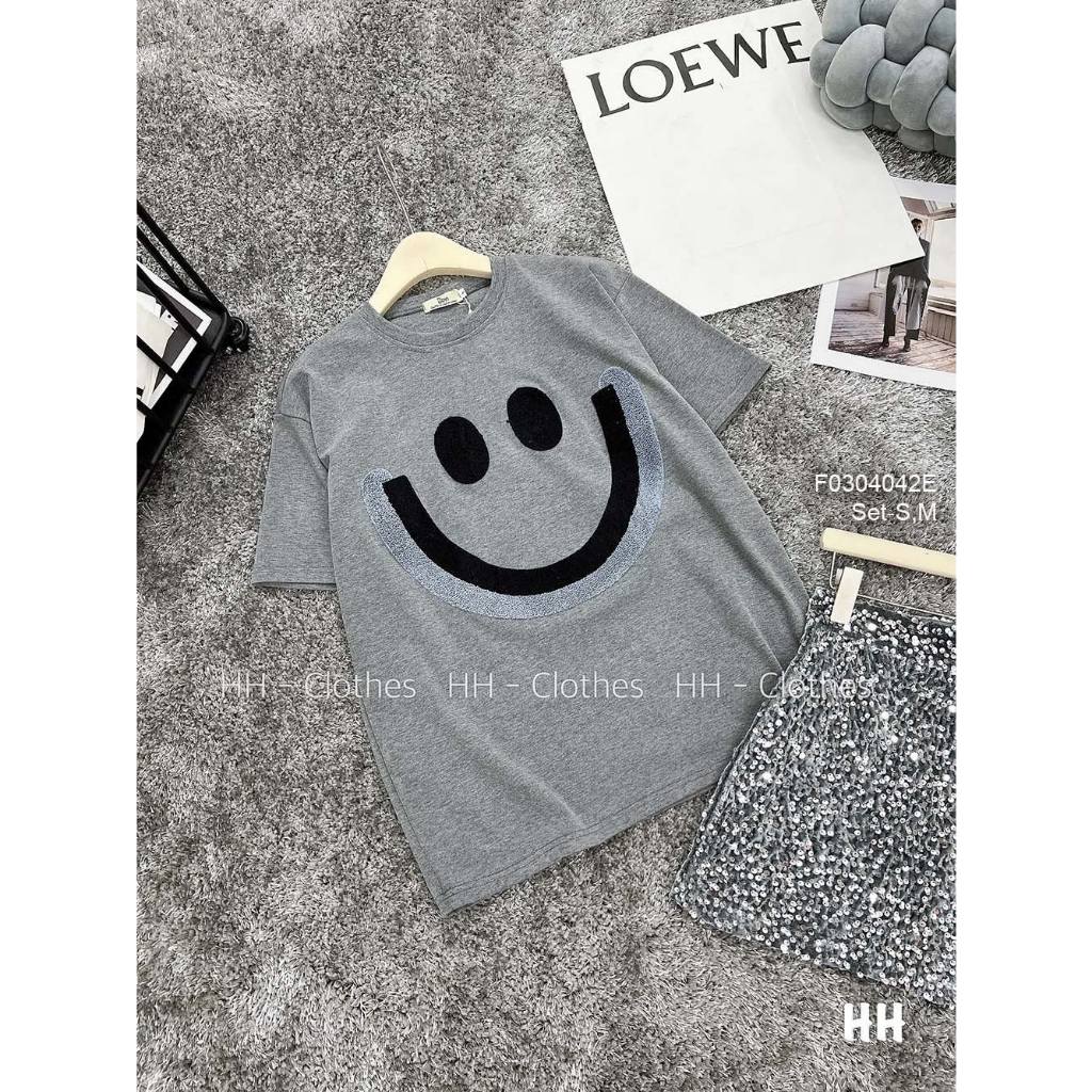 Set 2 món áo họa tiết nổi hình mặt cười tay con phối chân váy dáng ngắn kim sa hàng đẹp!