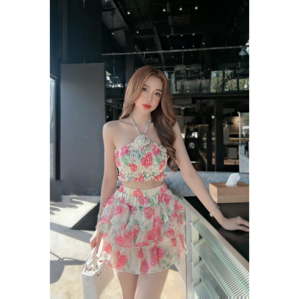 Set áo cổ yếm chân váy tầng hoa SB40
