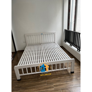 Giường sắt hộp xọc thẳng vuông 40x80 màu trắng 1m6x2m