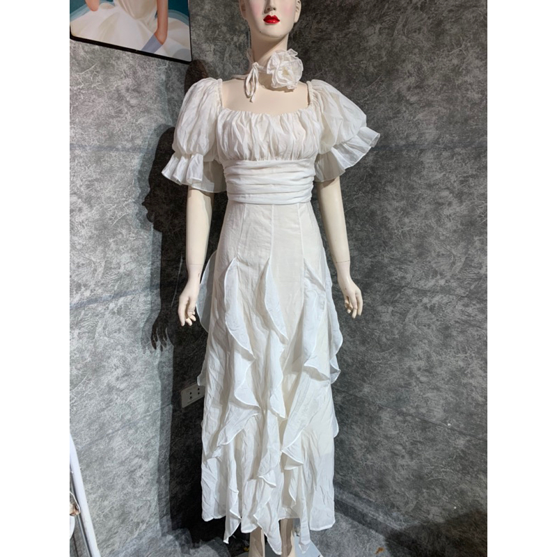 Đầm cup dự tiệc ôm body tua rua kèm hoa sang chảnh