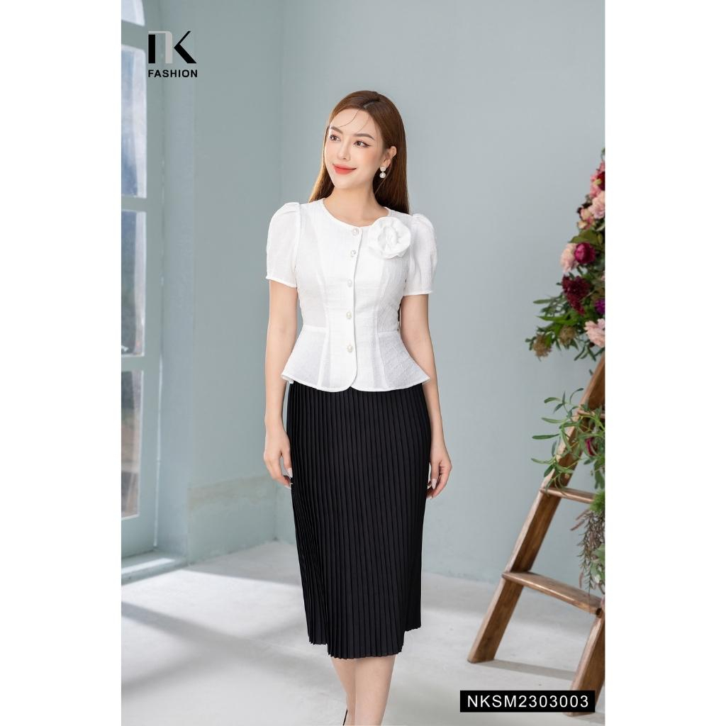 Áo Sơ Mi Peplum NK FASHION Thiết Kế Cúc Ngọc Đính Hoa Ngực Thanh Lịch Chất Liệu Vải Nhập Hàn Cao Cấp NKSM2303003