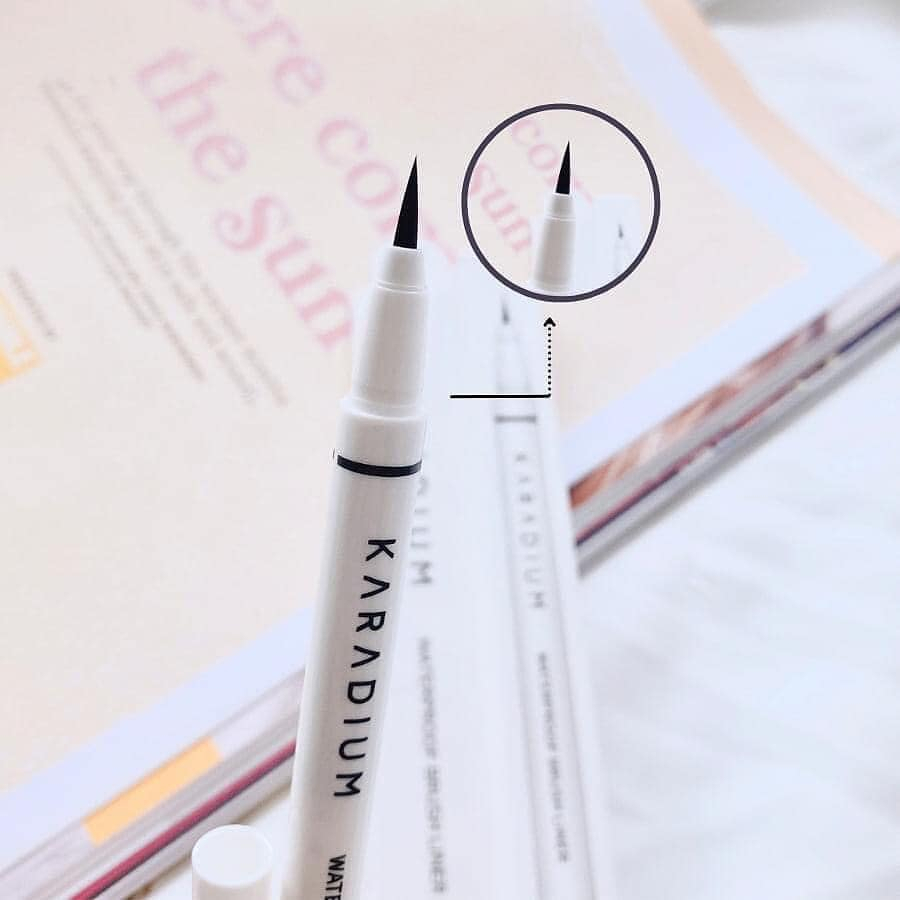 Kẻ mắt nước Karadium Waterproof Brush Liner Black