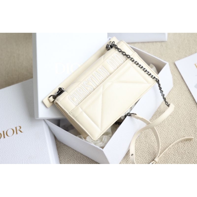 Túi xách nữ D.I montaigine sz25cm chất liệu da cực đẹp mềm mướt tag chì fullbox nam châm