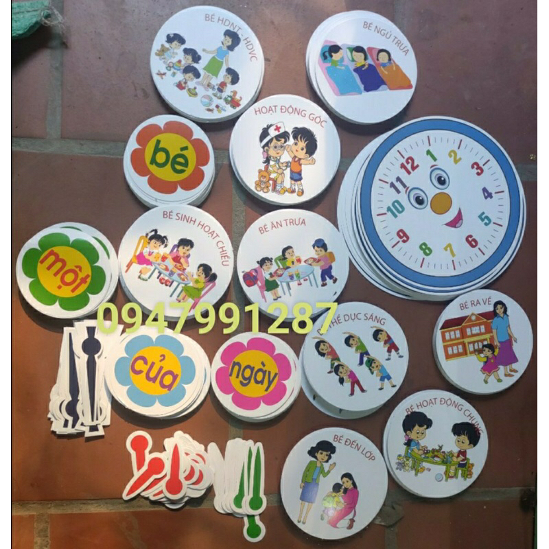 Một Ngày Của Bé ( Giấy cán bóng)