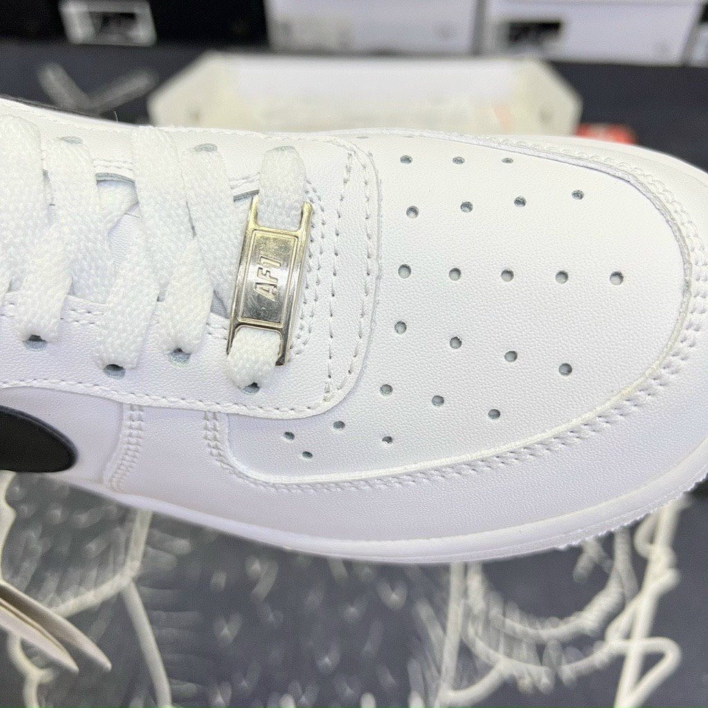 Giày Nike_Trắng móc đen AF1, Giày Air Force 1 Trắng móc đen Nam Nữ Hàng Đẹp Full Box+Bill