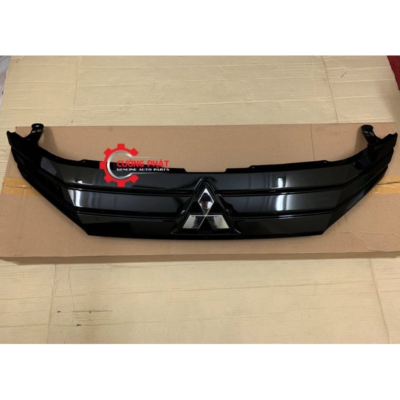 Mặt ca lăng đen Mitsubishi Xpander 2018, 2019 7450B427, 7450B439