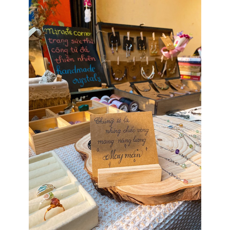 Vòng tay citrine macrame