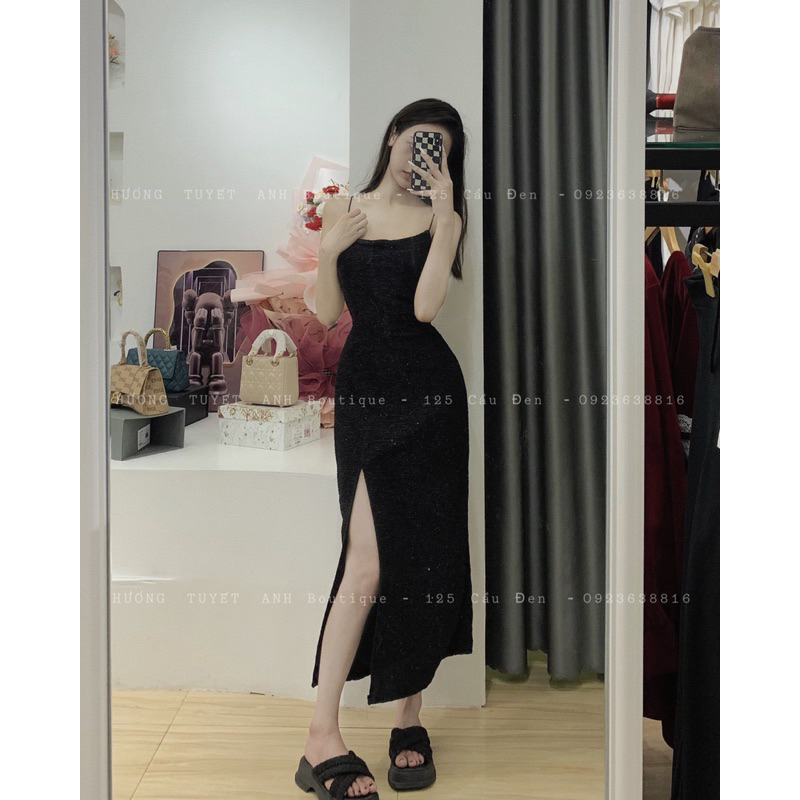 Đầm xốp hở lưng xẻ tà