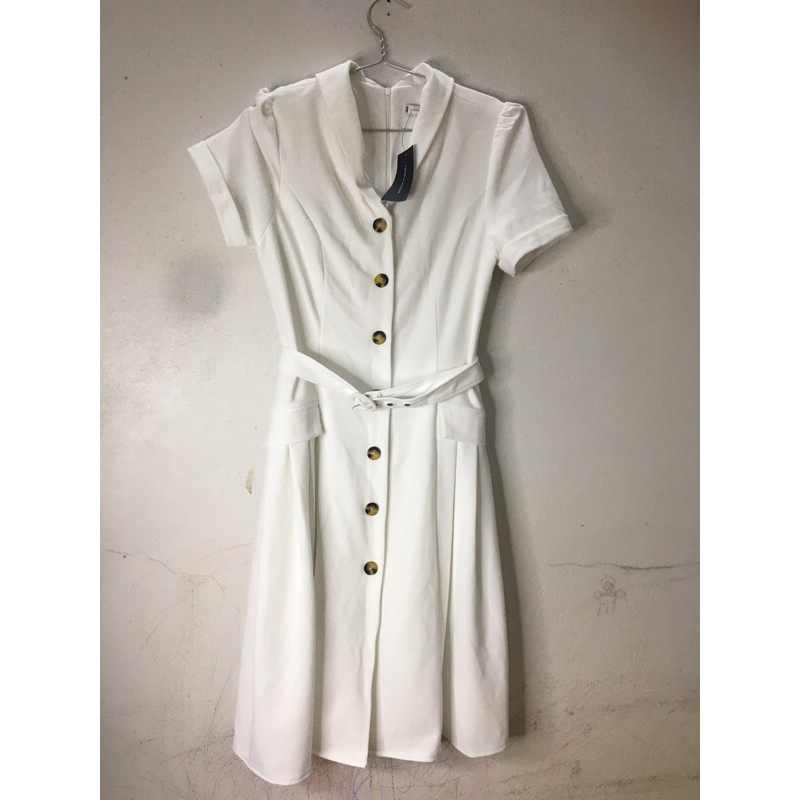 Đầm sơ mi Tommy Hilfiger có dây thắt eo 6,8 vừa