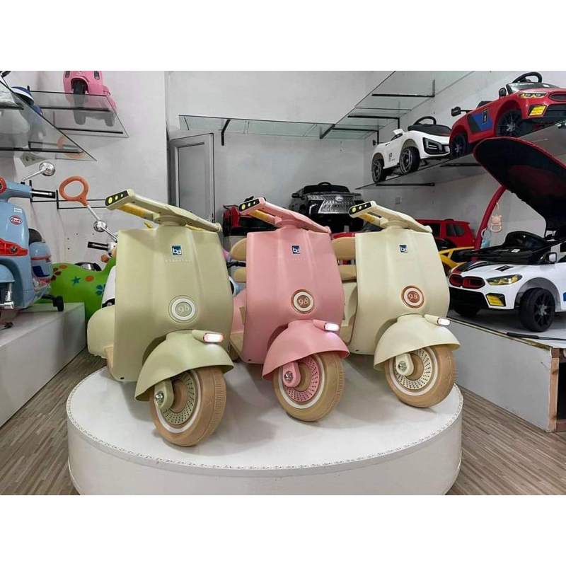Xe vespa điện đôi cho bé, xe chòi chân cho bé, xe vespa cho bé có đèn, có nhạc Missa kids