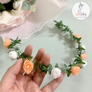 Vòng hoa đội đầu kỷ yếu