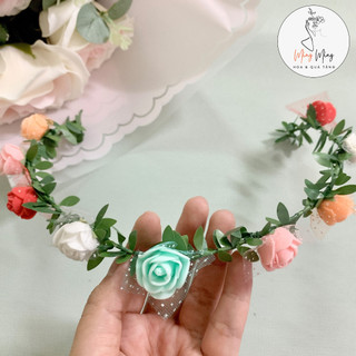 Vòng hoa đội đầu kỷ yếu