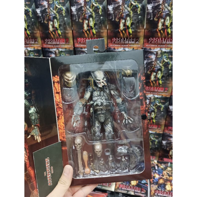 Mô hình NECA Ultimate Elder Predator có sẵn