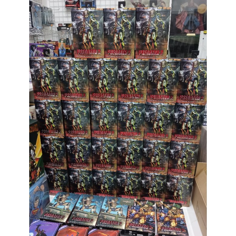 Mô hình NECA Ultimate Elder Predator có sẵn