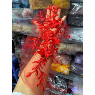Tấm ren 3D đính áo váy