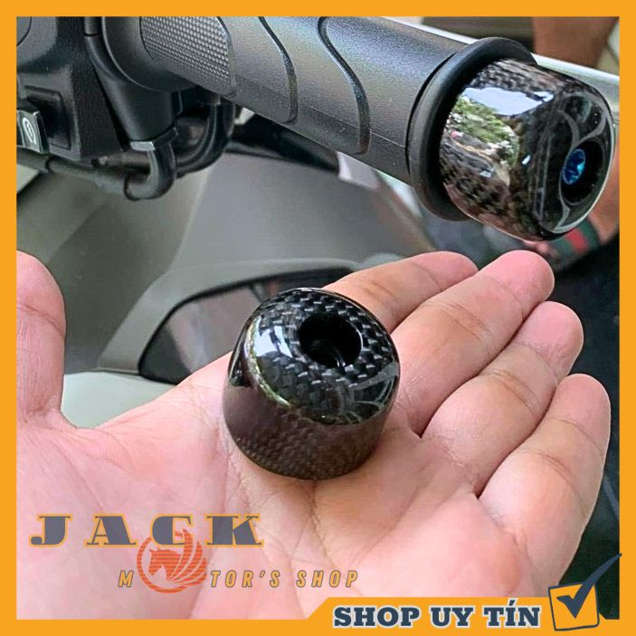 Cặp gù tay lái carbon Fiber chống rung dùng cho mọi loại xe tặng kèm ốc Inox có sãn giao ngay