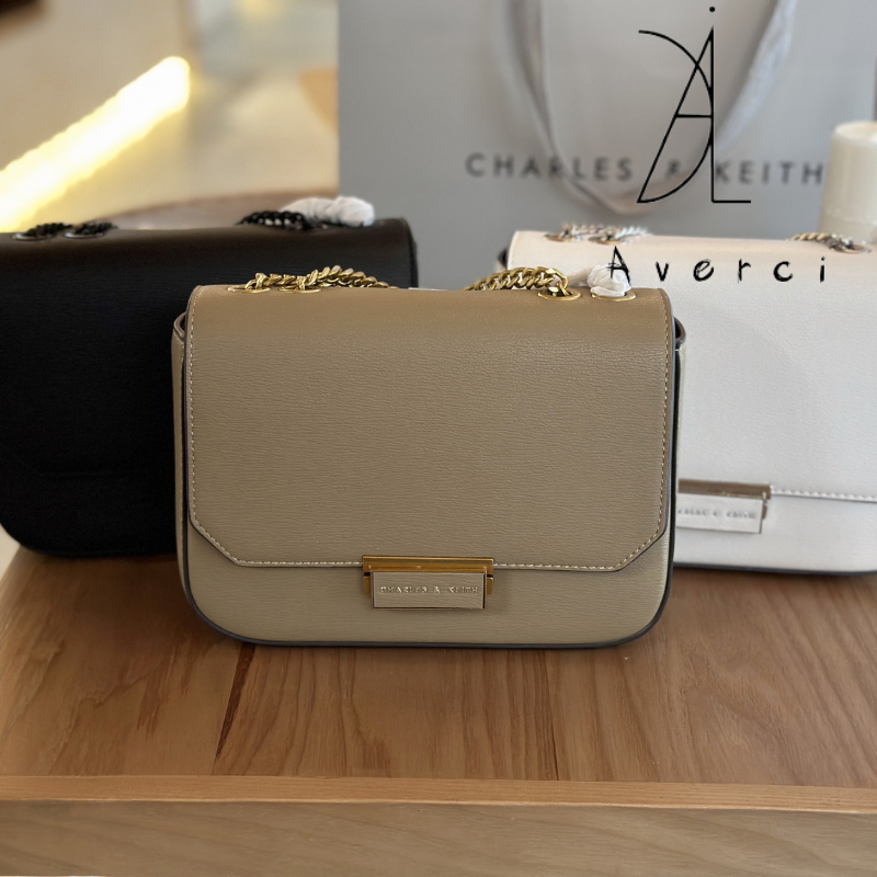 Túi Xách Nữ AVERCI, Túi Đeo Vai Cầm Tay Dáng Vuông Khóa Vuông Size 22cm Full Tag 3 Màu Đen Trắng Nâu, AVC323458