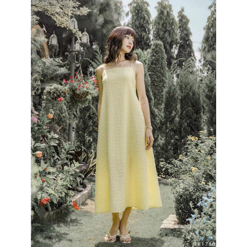 Đầm maxi hở lưng