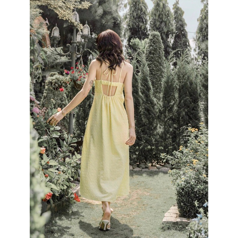 Đầm maxi hở lưng