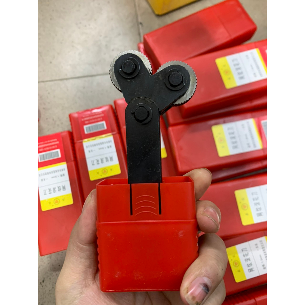 Lăn nhám chéo , lăn nhán thẳng , nhám caro thân cán  20x20mm