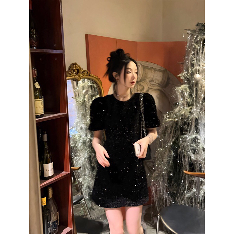 Đầm hở lưng cộc tay cổ tròn dáng ngắn kim sa hàng quảng châu dày dặn Yame clothing