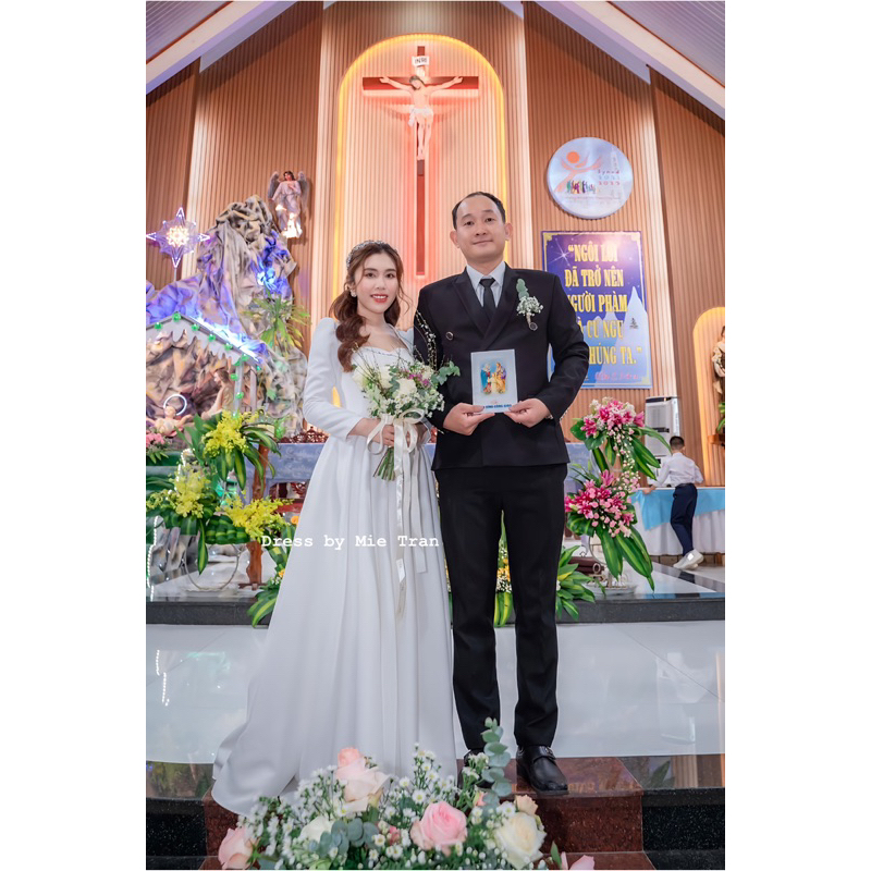 Váy đi bàn cô dâu tay dài , đầm thiết kế mie tran