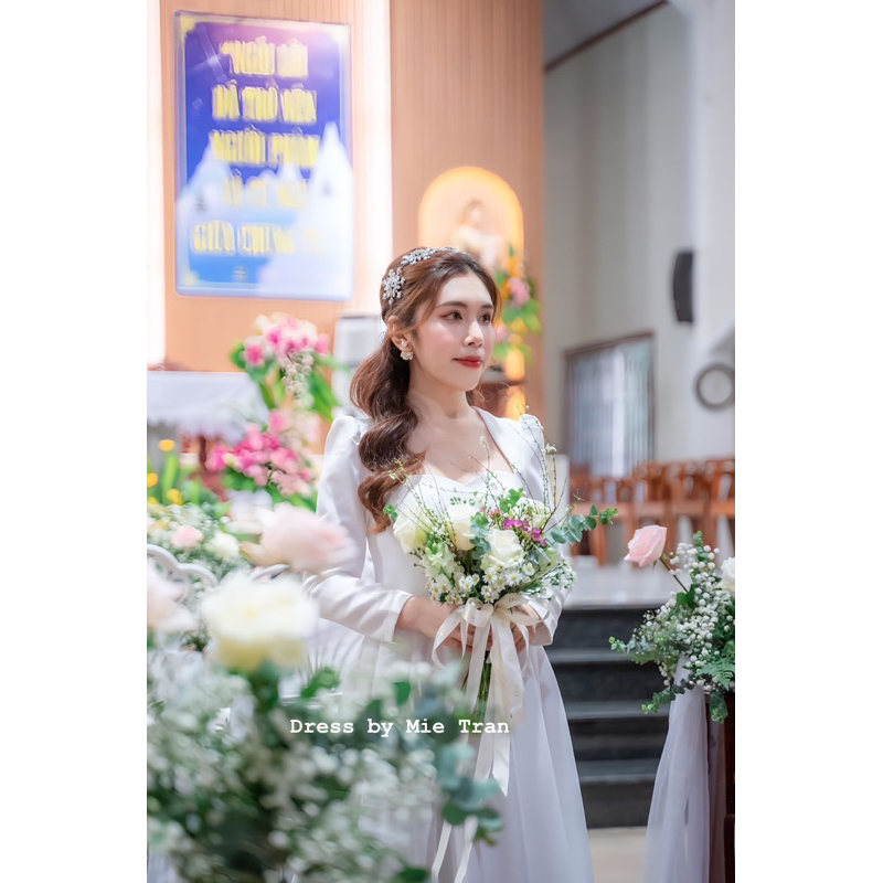 Váy đi bàn cô dâu tay dài , đầm thiết kế mie tran