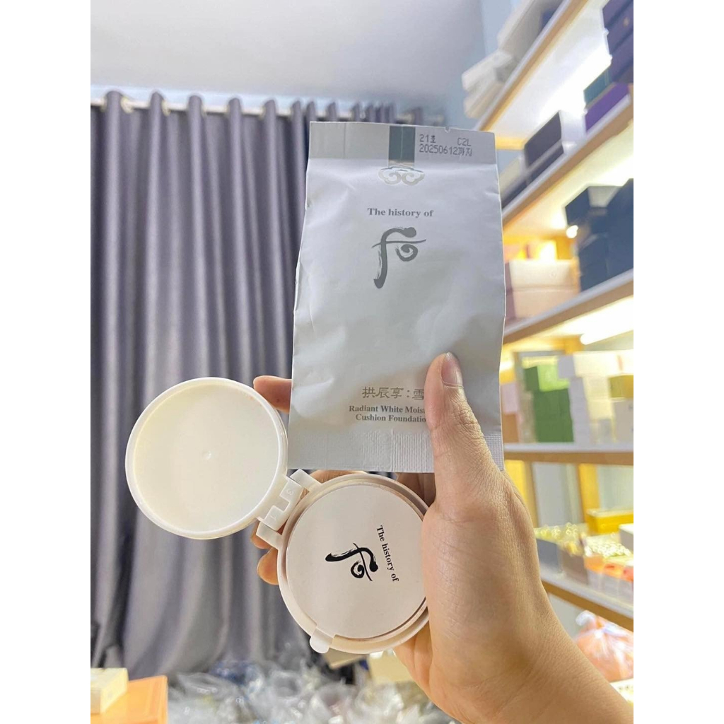 LÕI CUSHION KÈM BÔNG PHẤN WHOO RADIANT WHITE MOISTURE CUSHION FOUNDATION