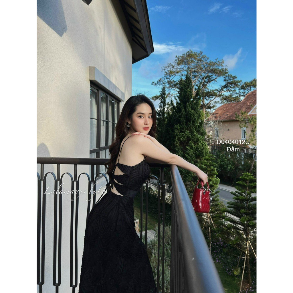 Đầm maxi ren 2 dây dáng dài hở lưng