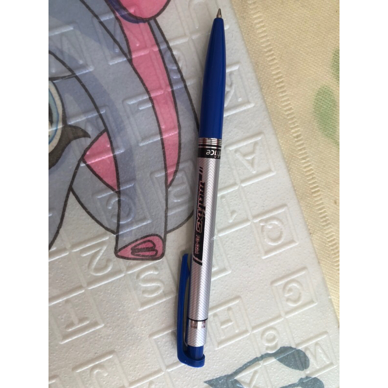 Bút bi Thiên Long matixs 024