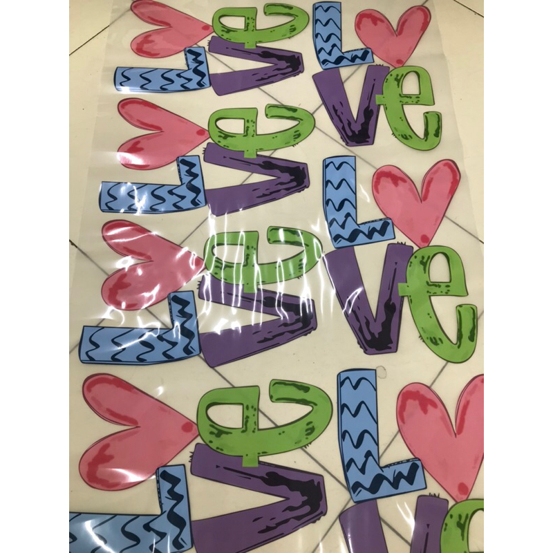 Hình ủi nhiệt chữ Love màu sắc ủi áo gia đình