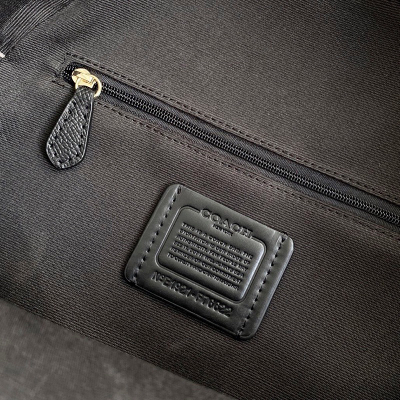 Balo Coach Jordyn da thật bền bỉ