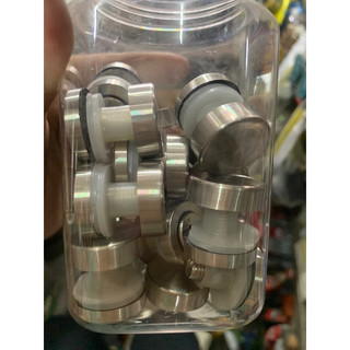 Ốc bắt kính cầu thang