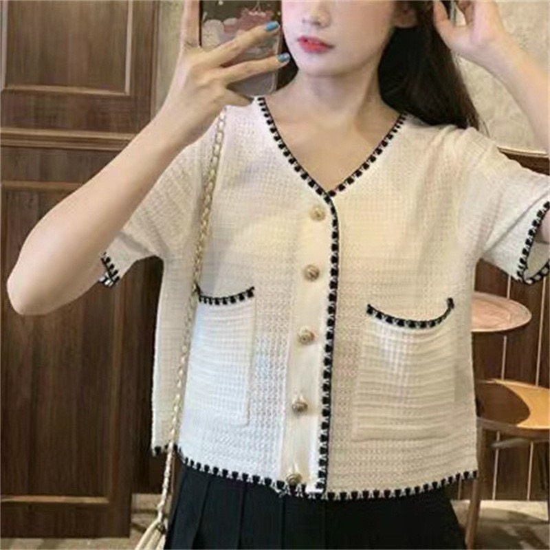 Áo thun kiểu nữ viền đính nút có túi giả 2 bên chất thun gân mịn đẹp HAI MÀU ĐEN TRẮNG