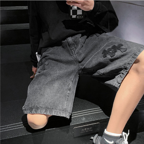 Quần short jeans ống rộng, thêu da chữ thập Dusty Studio