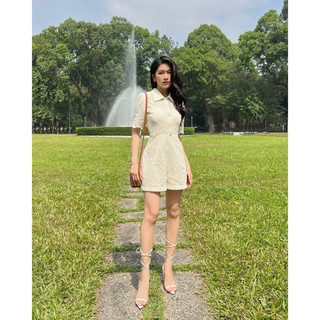 COLUS - Jumpsuit ngắn chất ren cao cấp