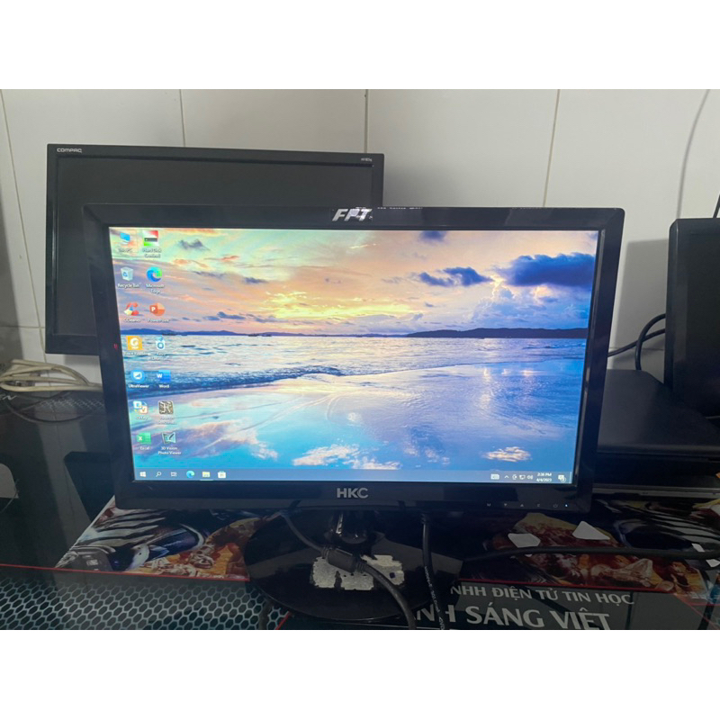 Màn hình 16in wide led hkc 1366x768 đẹp ceng full dây kết nối giá tốt